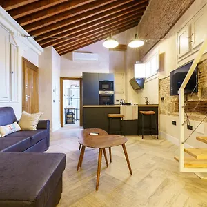 https://historic-center-apartment.hotelsinnerja.org